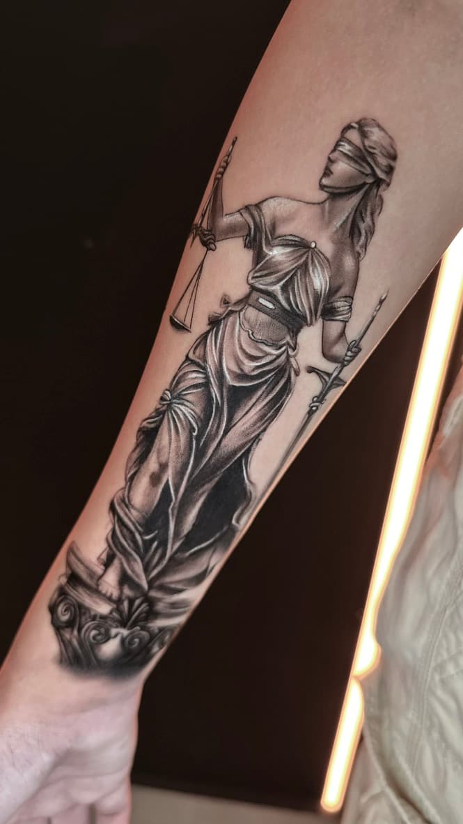 Tattoo by Bruna Perpetua